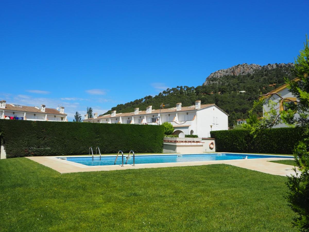 Casa en l'Estartit, piscina, jardín comunitario L'Estartit Exterior foto