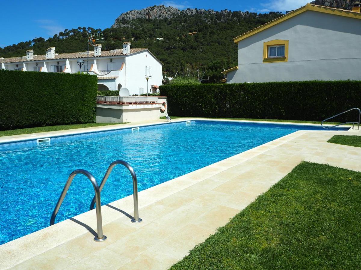Casa en l'Estartit, piscina, jardín comunitario L'Estartit Exterior foto