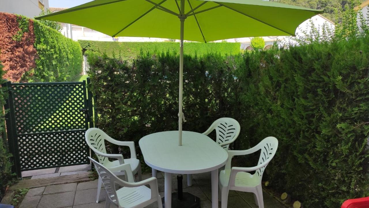 Casa en l'Estartit, piscina, jardín comunitario L'Estartit Exterior foto